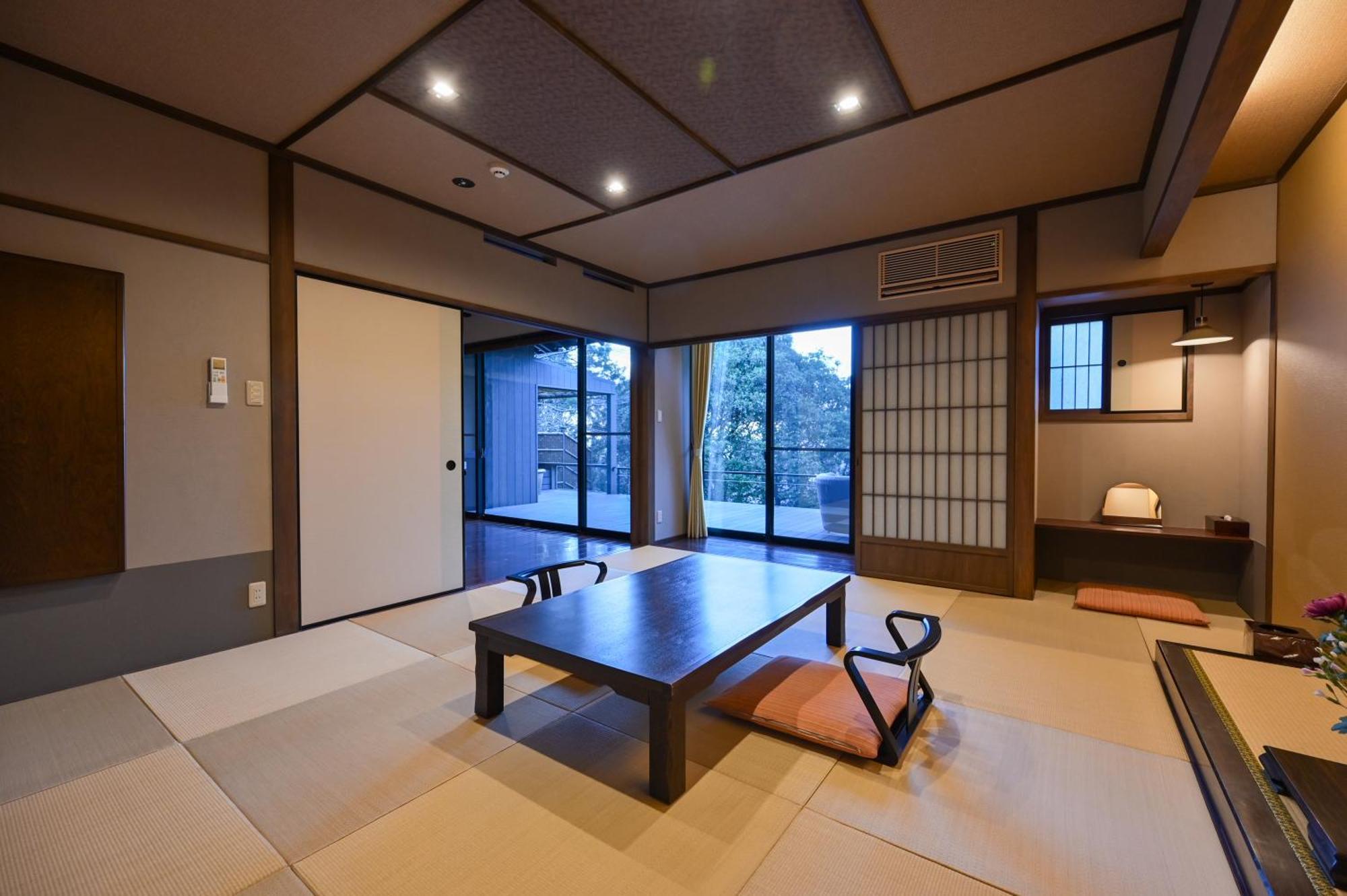 Hotel Kaze no Tani no Iori Gamagori Habitación foto